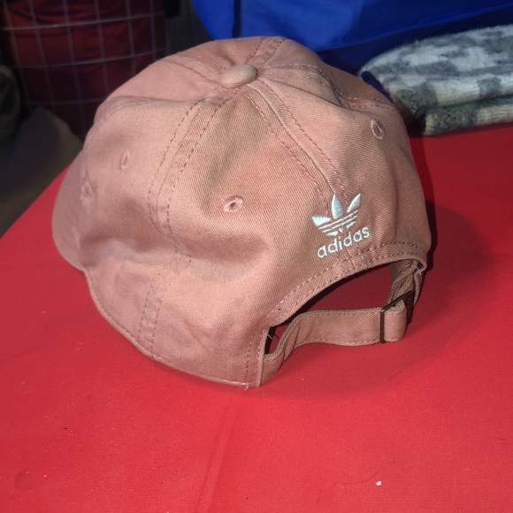 New Lady’s Adidas Hat - Picture 2 of 3